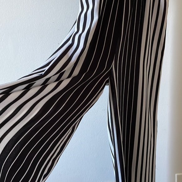 Revamped jumpsuit Black and white striped Wide leg (Never Worn) Size S - Picture 2 of 7